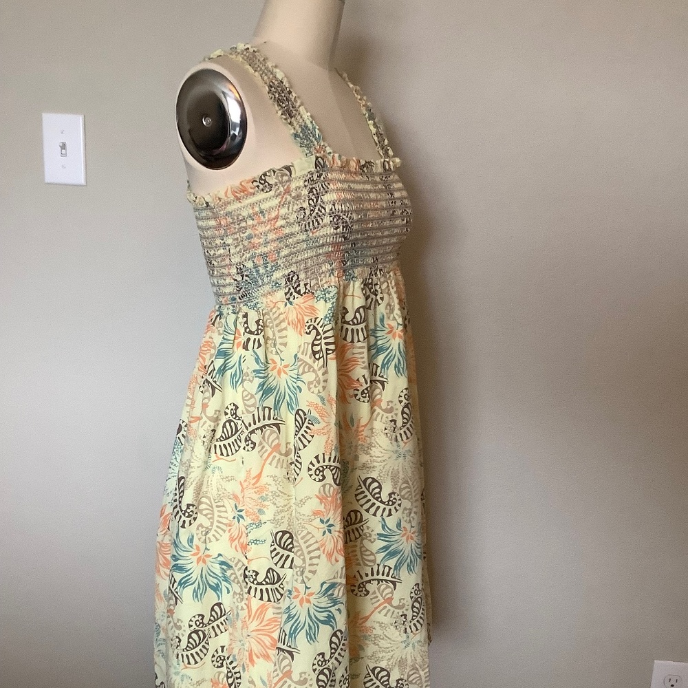 Size L tropical print dress